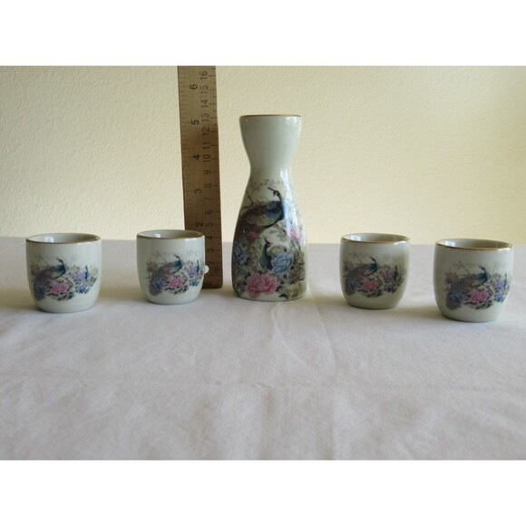 JAPAN Porcelain Sake Set 1 Bottle Pitcher 4 Cups Peacock Flower Design Gold Trim - Picture 2 of 12